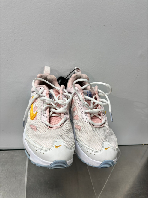 Vist Large View of Product Image Which is Used Nike Casual Shoes 6