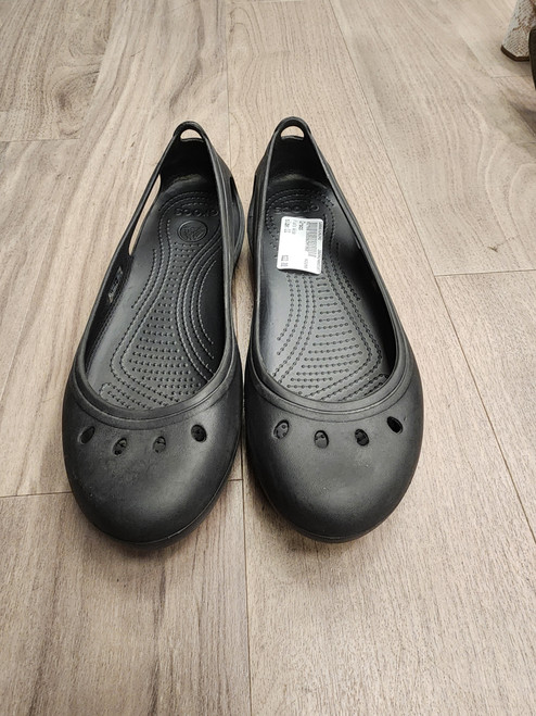 Vist Large View of Product Image Which is Used Crocs Flats 11