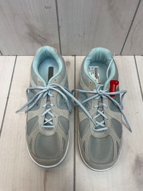 Vist Large View of Product Image Which is Used New Balance Performance Shoes 12