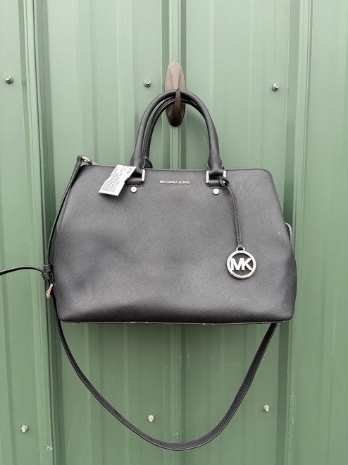 Vist Large View of Product Image Which is Used Michael Michael Kors Xlarge Handbag