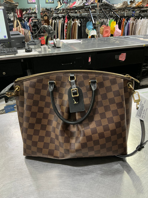 Vist Large View of Product Image Which is Used Louis Vuitton Xlarge Leather Handbag