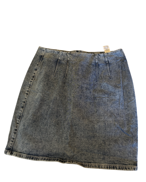 Vist Large View of Product Image Which is Gently used Dynamite skirt 12-31 (L)