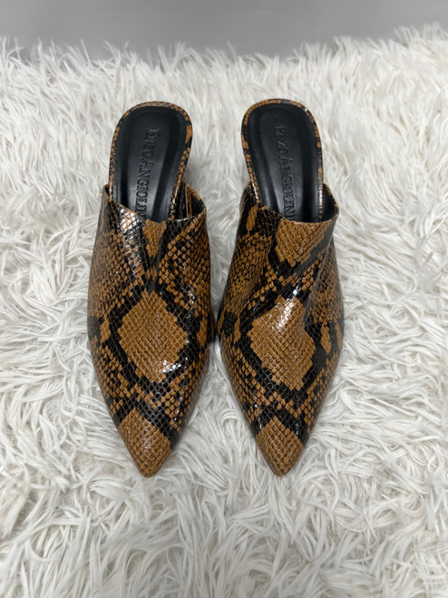 Vist Large View of Product Image Which is Used Enzo Angiolini Clogs 7