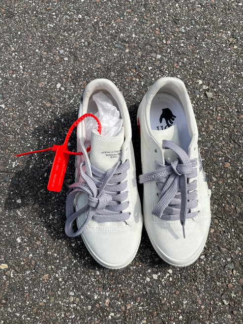 Vist Large View of Product Image Which is Used Off White Performance Shoes 7.5
