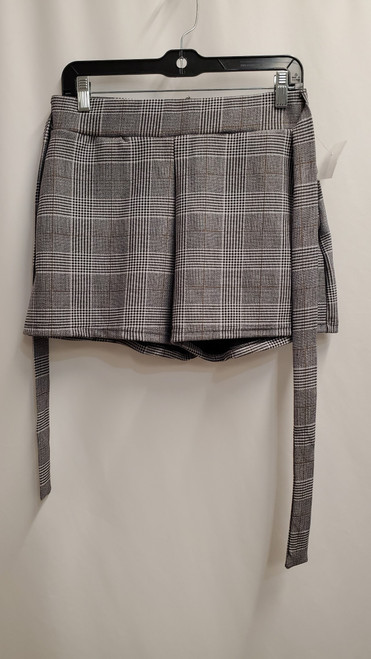 Vist Large View of Product Image Which is Used Unbranded Shorts L 12-14/31-32