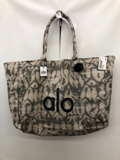 Vist Large View of Product Image Which is Used Alo Yoga Xlarge Handbag