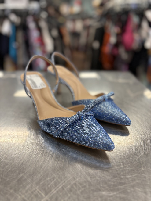 Vist Large View of Product Image Which is Used Inc Low Heels 8.5