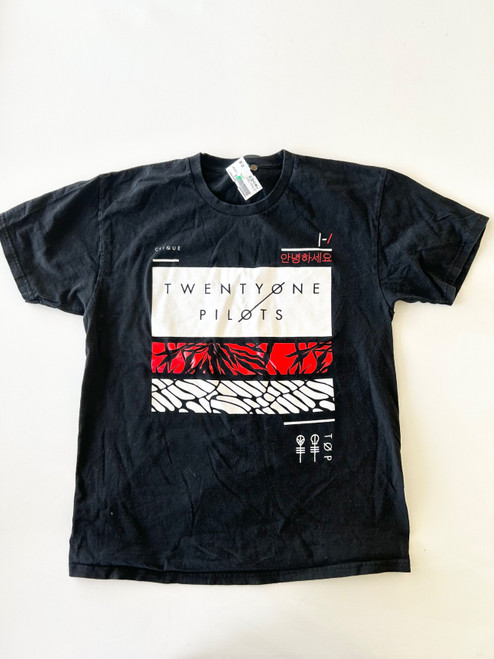 Vist Large View of Product Image Which is Used Unbranded T-Shirt L-12/14