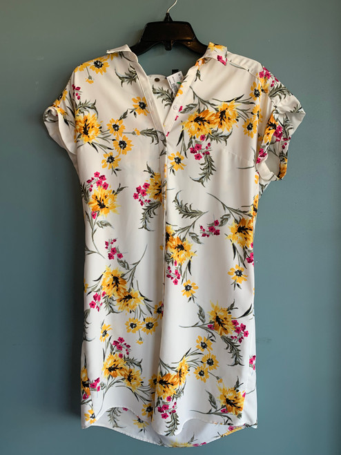 Vist Large View of Product Image Which is Used Express Short Dress F M-8/10