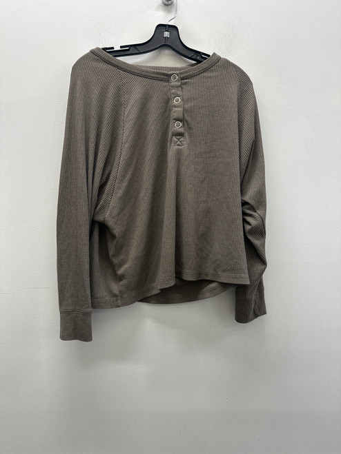 Vist Large View of Product Image Which is Used  green Chaser Long Sleeve Top M-8/10