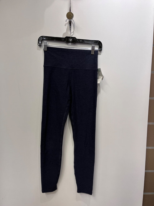 Vist Large View of Product Image Which is Used Vuori Active Leggings 0-25