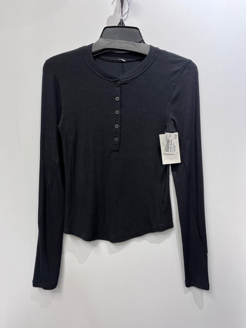 Vist Large View of Product Image Which is Used Lululemon Athletica Active Long Sleeve S-4/6