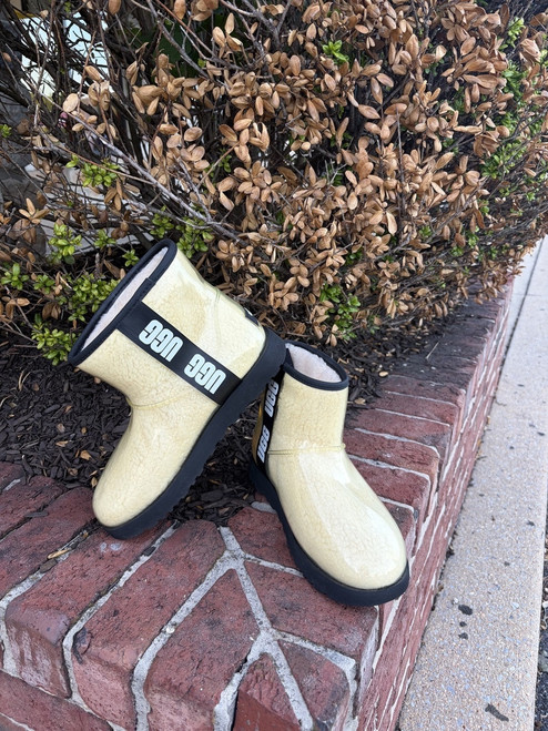 Vist Large View of Product Image Which is Used Ugg Australia Ankle Boots 9