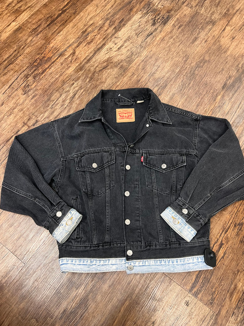 Vist Large View of Product Image Which is Used Levi's Denim Jacket S-4/6