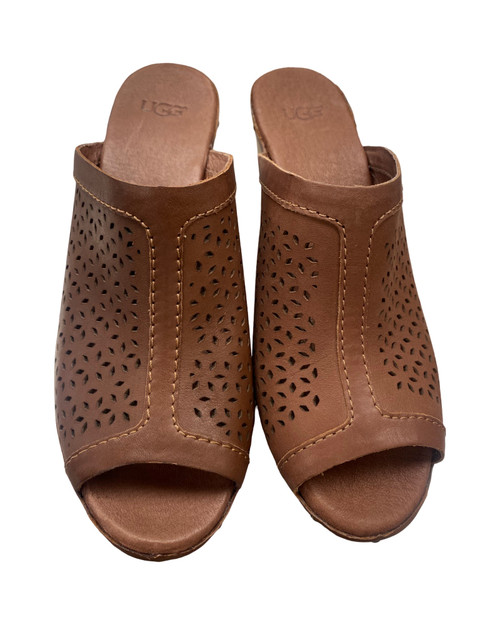 Vist Large View of Product Image Which is Used Ugg Australia Clogs 7