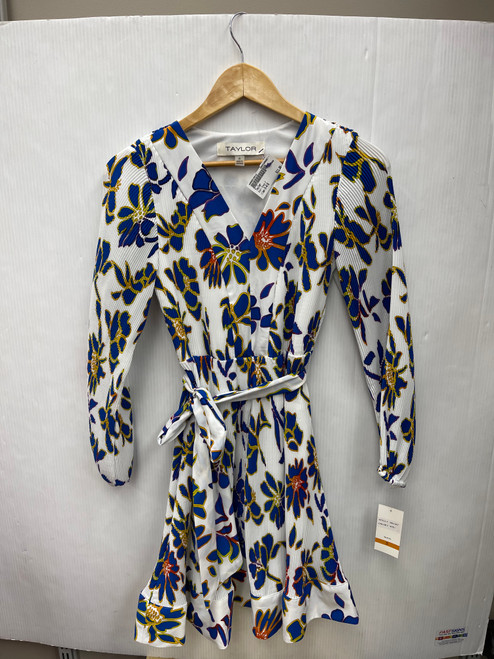 Vist Large View of Product Image Which is Used Taylor Short Dress F S-4/6