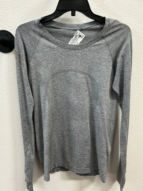 Vist Large View of Product Image Which is Used Lululemon Athletica Active Long Sleeve S-4/6