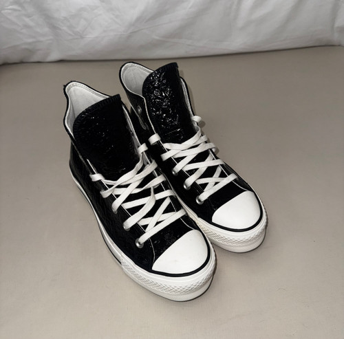 Vist Large View of Product Image Which is Used Converse Casual Shoes 8.5