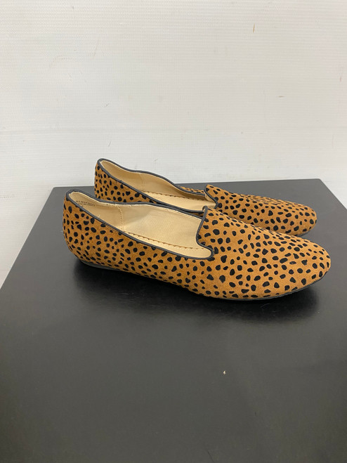 Vist Large View of Product Image Which is Used Isaac Mizrahi New York Flats 9