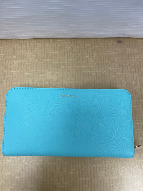 Vist Large View of Product Image Which is Used Tiffany & Co. Wallet