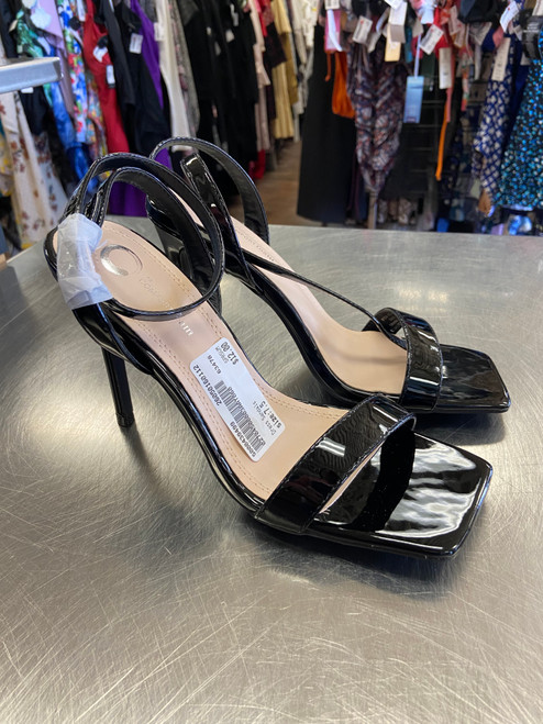 Vist Large View of Product Image Which is Used Unbranded Dress Sandals 7.5