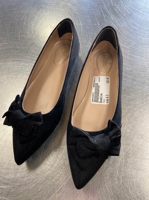 Vist Large View of Product Image Which is Used Bandolino Flats 6.5