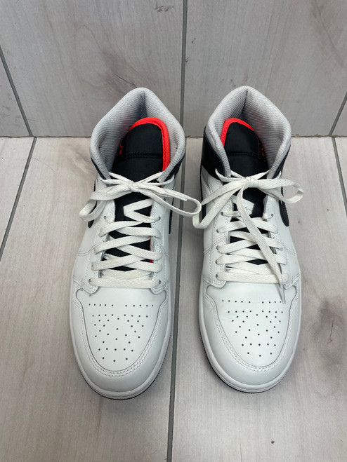 Vist Large View of Product Image Which is Used Unbranded Mens Athletic Shoes 9