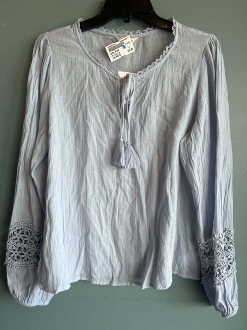 Vist Large View of Product Image Which is Used Lucky Brand Long Sleeve Top M-8/10