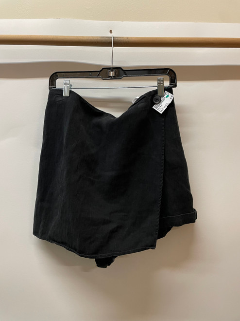 Vist Large View of Product Image Which is Used Nine West Shorts L 12-14/31-32