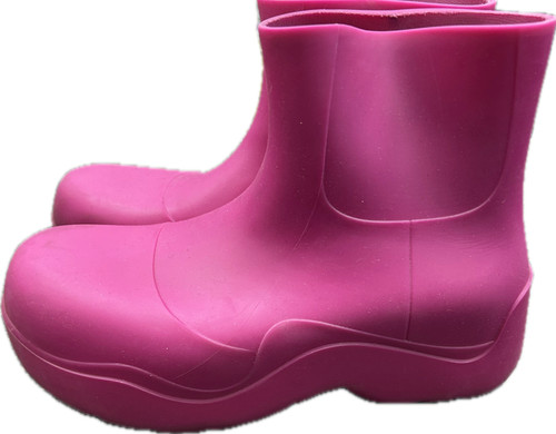 Vist Large View of Product Image Which is Used Bottega Veneta Rain Boots 9.5