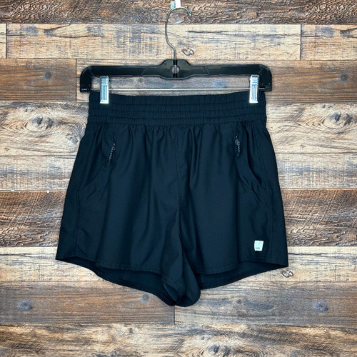 Vist Large View of Product Image Which is Used Vuori Active Shorts S 4-6/27-28