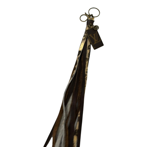 Vist Large View of Product Image Which is Used purse keychain