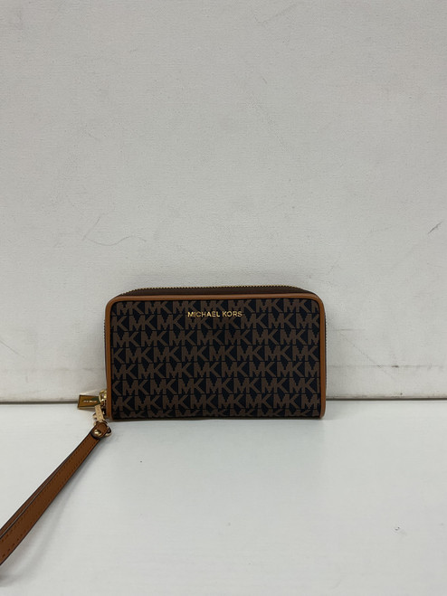 Vist Large View of Product Image Which is Used Michael Michael Kors Wallet