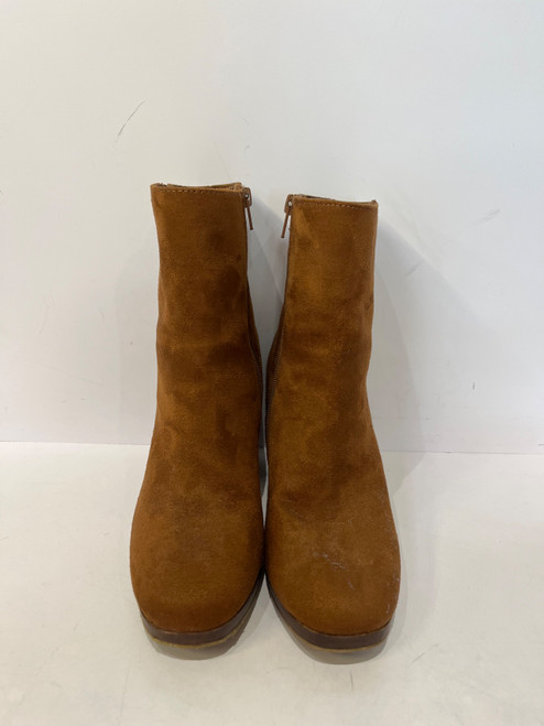 Vist Large View of Product Image Which is Used Unbranded Ankle Boots 7.5