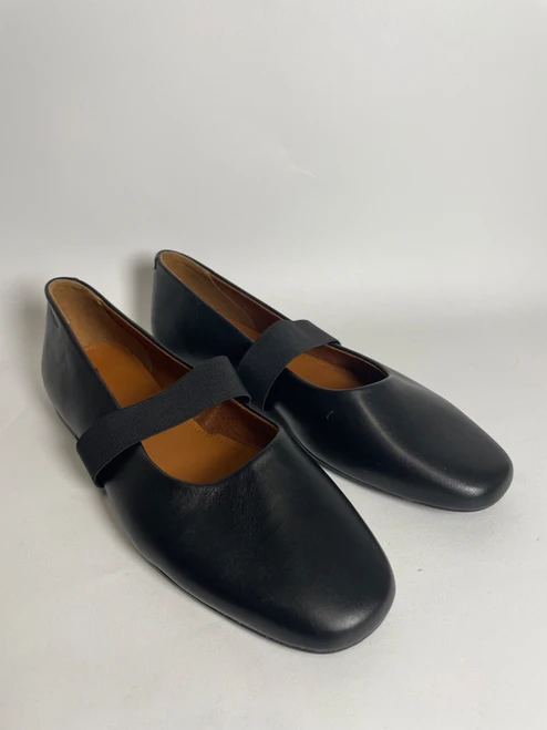 Vist Large View of Product Image Which is Used Vagabond Flats 9.5