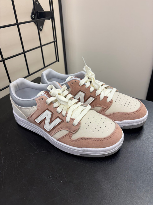Vist Large View of Product Image Which is Used New Balance Performance Shoes 9