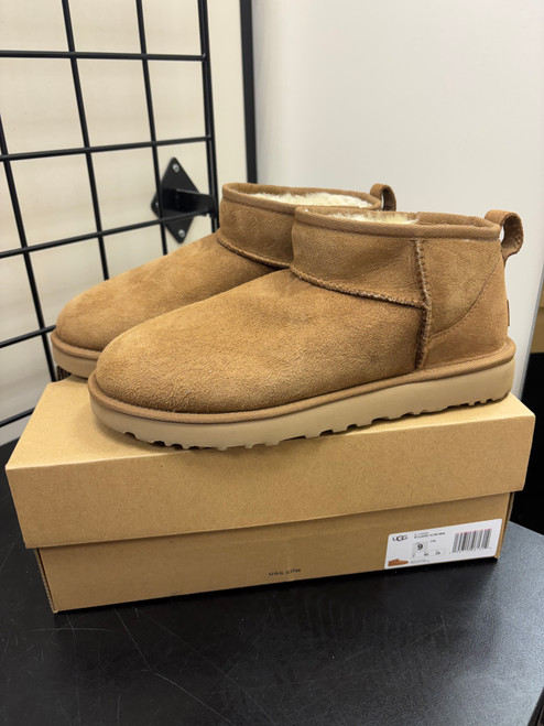Vist Large View of Product Image Which is Used Ugg Australia Ankle Boots 9