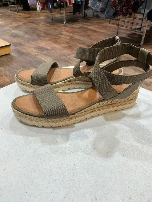 Vist Large View of Product Image Which is Used Lucky Brand Wedge Sandals 6.5