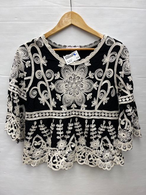 Vist Large View of Product Image Which is Used Unbranded Short Sleeve Top XL-16