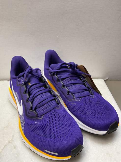 Vist Large View of Product Image Which is Used Nike Performance Shoes 10