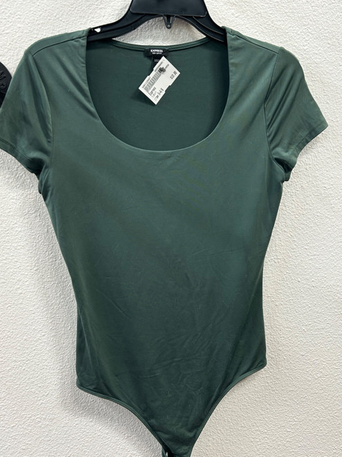 Vist Large View of Product Image Which is Used Express T-Shirt S-4/6