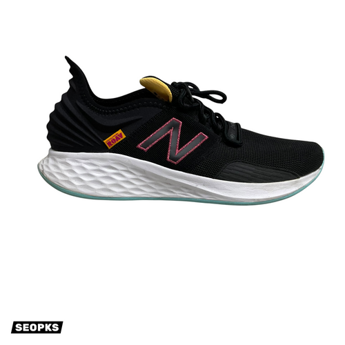Vist Large View of Product Image Which is Used New Balance Performance Shoes 9.5