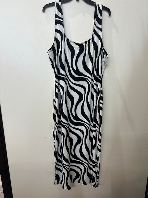 Vist Large View of Product Image Which is Used Fashion Nova Long Dress B 2X-20