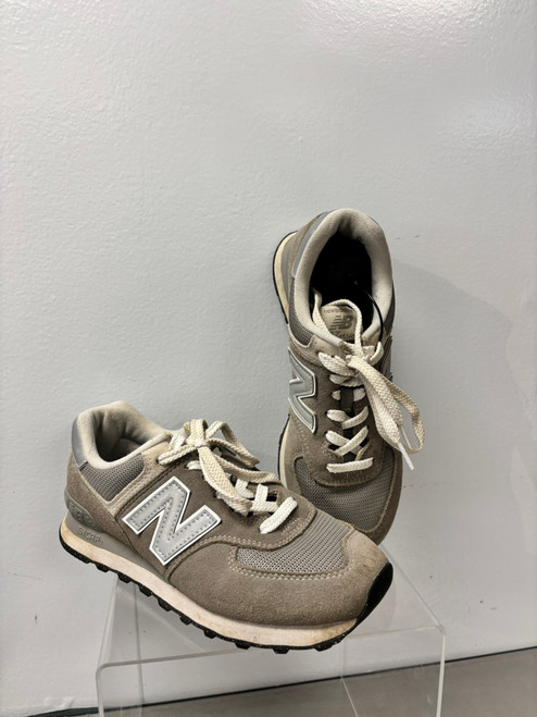 Vist Large View of Product Image Which is Used New Balance Performance Shoes 5.5