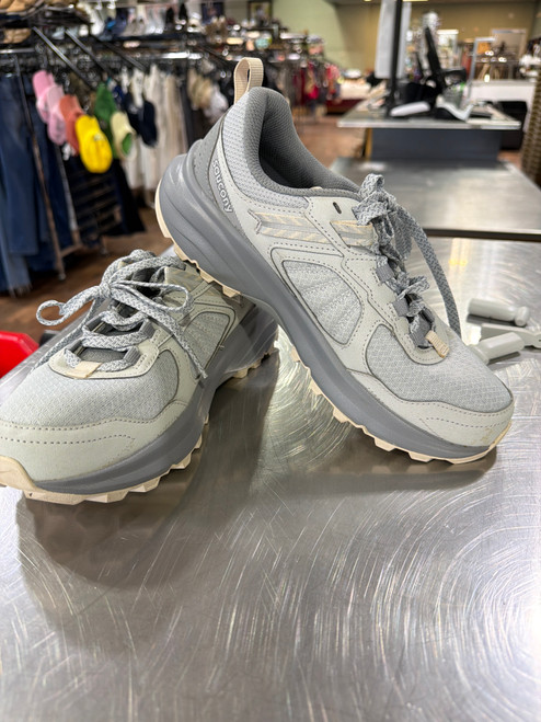 Vist Large View of Product Image Which is Used Saucony Performance Shoes 8