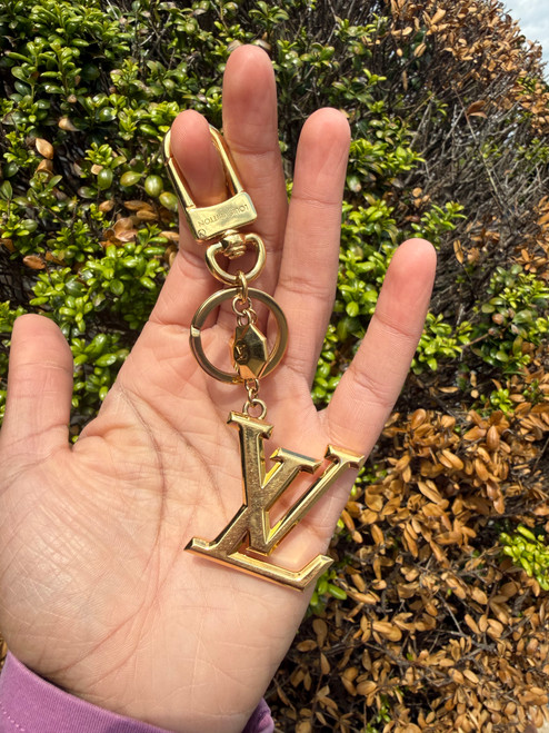 Vist Large View of Product Image Which is Used Louis Vuitton Keychain