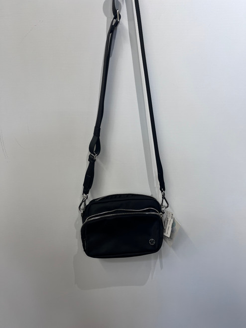 Vist Large View of Product Image Which is Used Unbranded Small Handbag