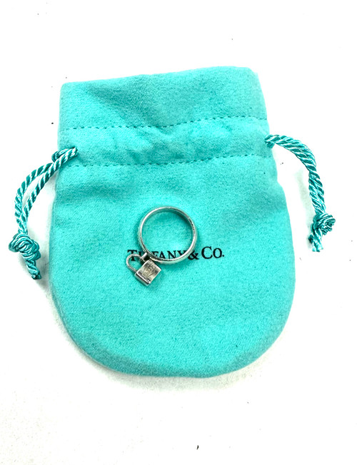 Vist Large View of Product Image Which is Used Tiffany & Co. Ring
