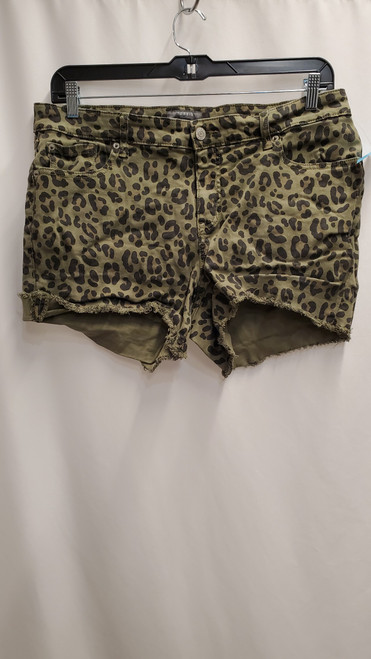 Vist Large View of Product Image Which is Used Torrid Shorts 16-33