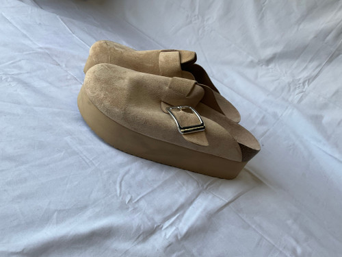 Vist Large View of Product Image Which is Used Unbranded Clogs 8